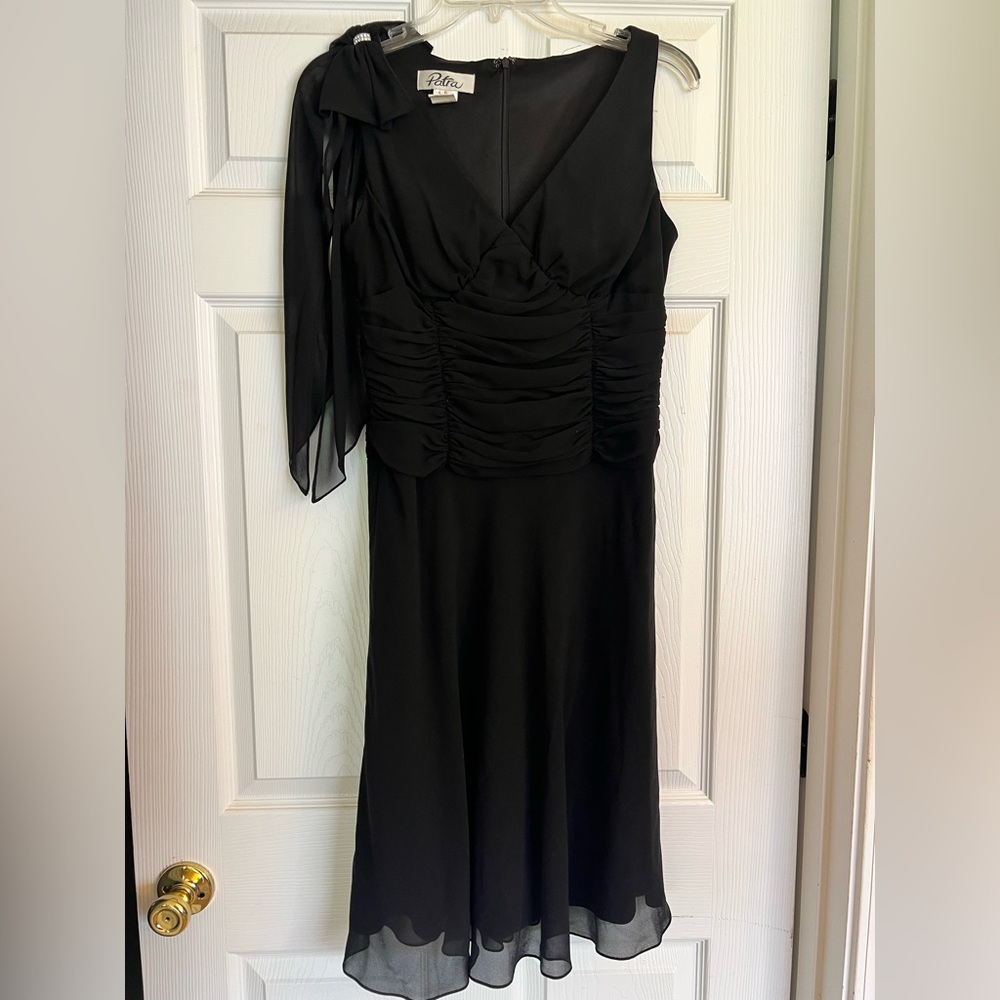 Patra Black Sleeveless Evening Dress